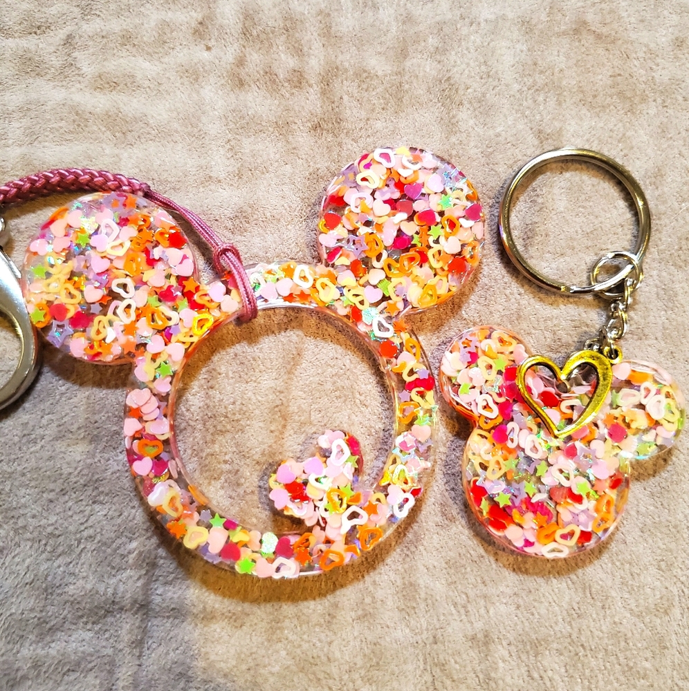 Resin Keychain Disney Mickey Pink Hearts